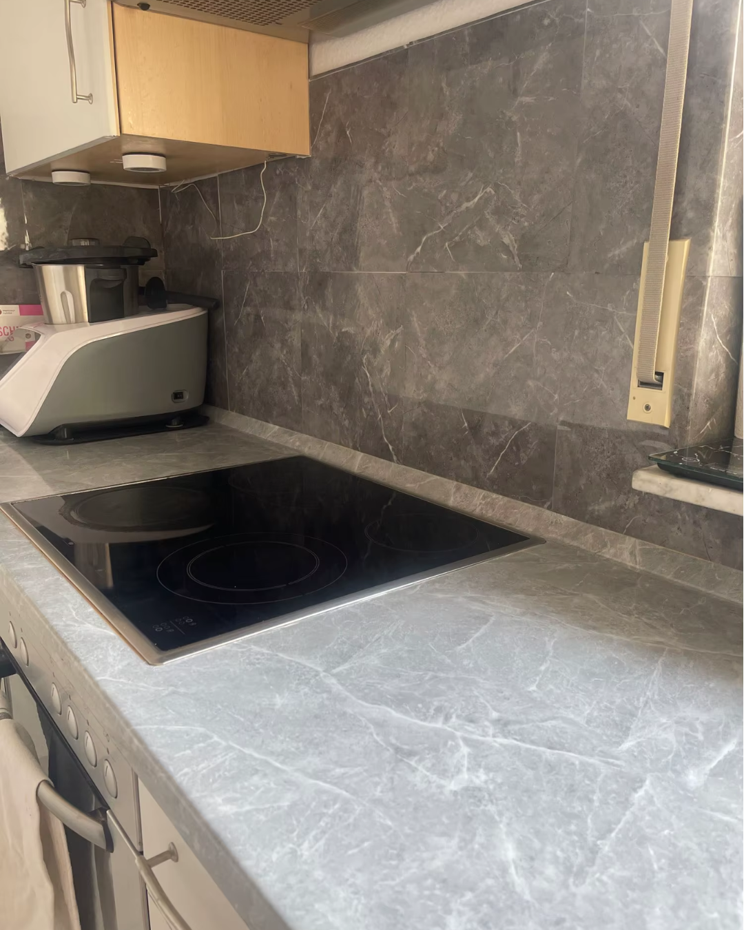 PAPEL Vinil adhesivo marmoleado 10m